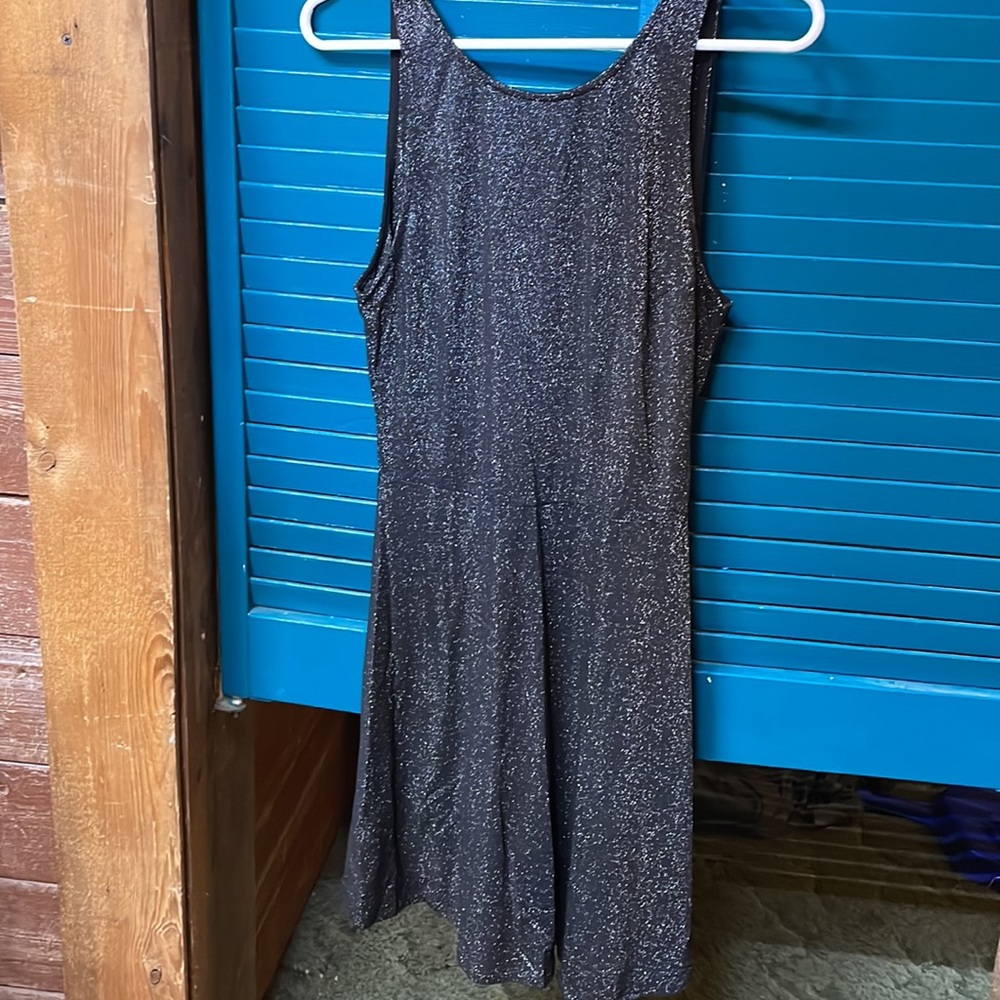 Woman’s Dress. - Picture 2 of 2